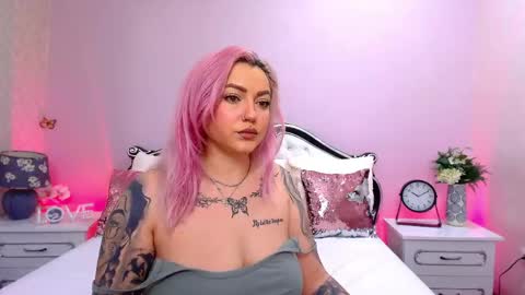 Clarisee online show from April 15, 2026, 6:15 pm