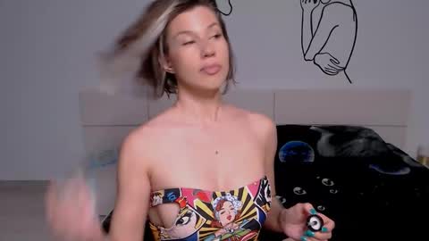 Snapshot of foxydevilish chatting on October 25, 2025, 9:42 pm Fox online show from October 25, 2025, 9:42 pm