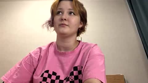 Snapshot of foxydollkate chatting on April 21, 2026, 12:22 pm Kate online show from April 21, 2026, 12:22 pm