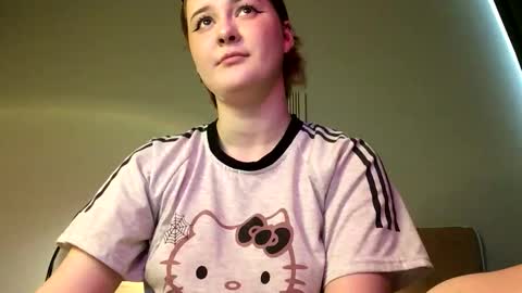 Snapshot of foxydollkate chatting on May 9, 2026, 11:37 am Kate online show from May 9, 2026, 11:37 am