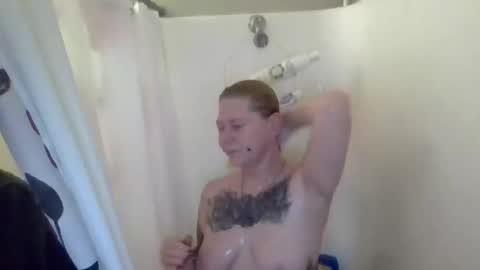 foxyfang online show from November 7, 2025, 4:18 pm