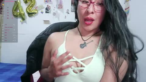 Snapshot of foxymalish chatting on June 6, 2026, 6:29 am Malishka online show from June 6, 2026, 6:29 am