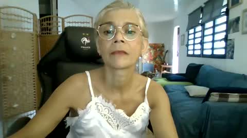 francelune online show from January 28, 2025, 1:49 pm