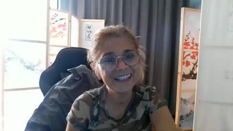 Snapshot of francelune chatting on July 10, 2026, 2:30 pm francelune online show from July 10, 2026, 2:30 pm