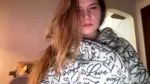 francescafey online show from January 30, 2025, 9:04 am