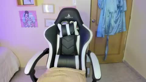 Snapshot of franchezcaa chatting on June 13, 2026, 7:56 pm franchezcaa online show from June 13, 2026, 7:56 pm