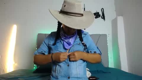 francihot4 online show from September 13, 2025, 11:04 pm