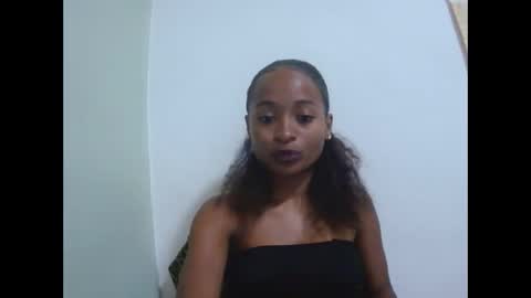 Snapshot of francine925426 chatting on June 1, 2026, 3:03 pm francine925426 online show from June 1, 2026, 3:03 pm