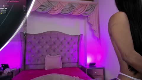 francis_20 online show from February 13, 2026, 2:35 pm