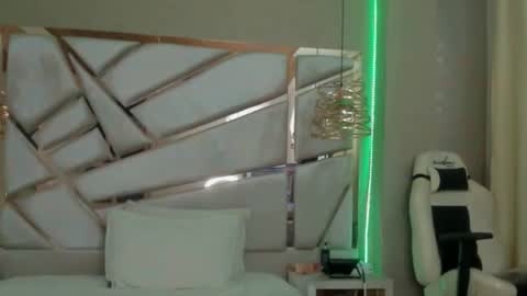 francis_20 online show from March 17, 2026, 1:36 pm