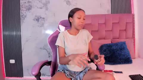 Laura online show from November 20, 2025, 7:24 pm