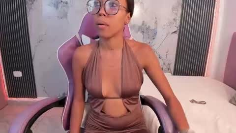 Laura online show from July 2, 2026, 7:20 pm