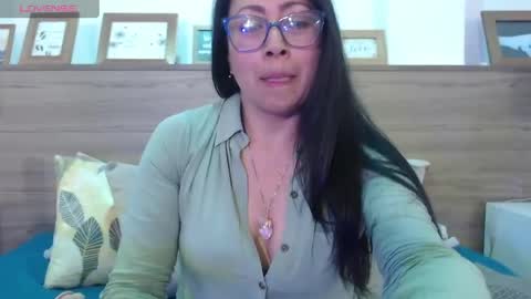 Snapshot of francisca_vera chatting on June 1, 2026, 8:32 pm francisca_vera online show from June 1, 2026, 8:32 pm