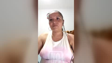 Snapshot of francy_froz chatting on June 15, 2026, 2:36 am francy froz online show from June 15, 2026, 2:36 am