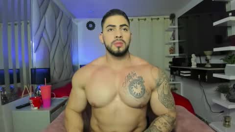 frank_foxx1 online show from April 9, 2026, 3:39 am