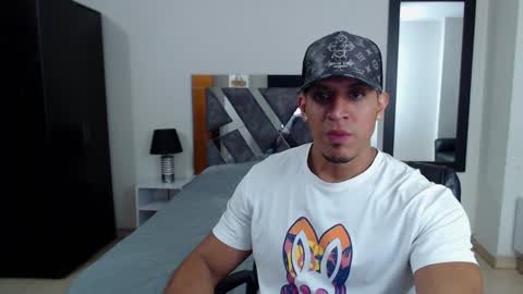 Snapshot of frank_heaven_shore chatting on January 9, 2025, 3:34 pm Frank online show from January 9, 2025, 3:34 pm