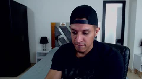 Snapshot of frank_heaven_shore chatting on February 15, 2025, 9:04 pm Frank online show from February 15, 2025, 9:04 pm
