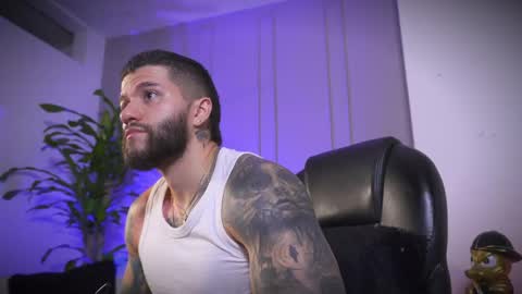 Frank Farrell. Hey remember to give me a thumbs up Ty online show from April 21, 2026, 1:42 am