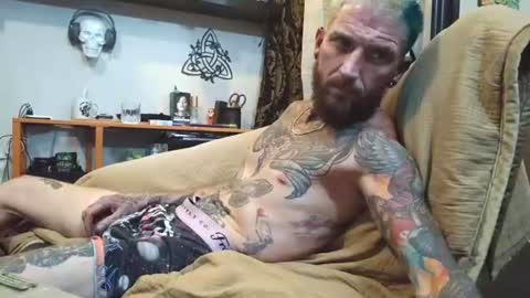 Snapshot of frankiedray chatting on June 19, 2026, 4:28 am Frankie DRay LikeFollowShareBuild online show from June 19, 2026, 4:28 am