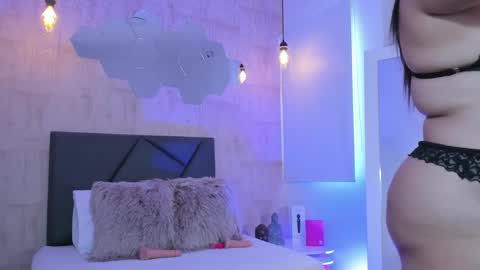 Fransheska online show from March 12, 2025, 1:40 pm