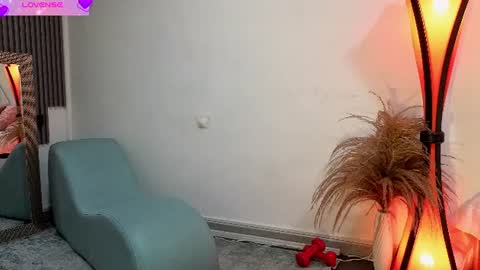 Snapshot of fransheskarossi_ chatting on June 19, 2026, 11:36 am Fransheska online show from June 19, 2026, 11:36 am