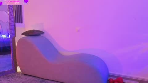 Snapshot of fransheskarossi_ chatting on July 2, 2026, 11:27 am Fransheska online show from July 2, 2026, 11:27 am