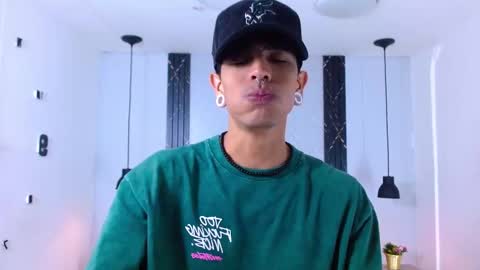 Snapshot of franvill_trato chatting on November 1, 2025, 6:43 pm Franvill trato online show from November 1, 2025, 6:43 pm