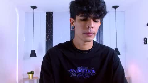 Snapshot of franvill_trato chatting on November 3, 2025, 7:37 pm Franvill trato online show from November 3, 2025, 7:37 pm