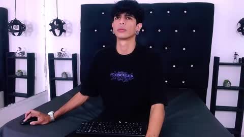 Snapshot of franvill_trato chatting on November 7, 2025, 12:16 pm Franvill trato online show from November 7, 2025, 12:16 pm