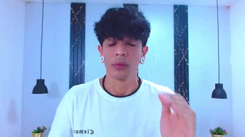 Snapshot of franvill_trato chatting on November 8, 2025, 7:12 pm Franvill trato online show from November 8, 2025, 7:12 pm