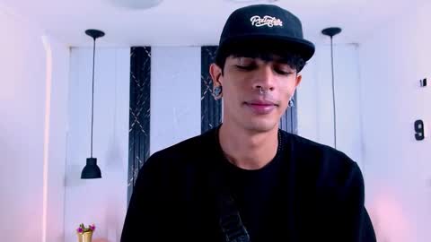 Snapshot of franvill_trato chatting on November 10, 2025, 7:13 pm Franvill trato online show from November 10, 2025, 7:13 pm