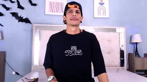 Snapshot of franvill_trato chatting on November 14, 2025, 5:22 pm Franvill trato online show from November 14, 2025, 5:22 pm