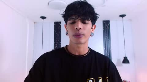 Snapshot of franvill_trato chatting on November 25, 2025, 7:14 pm Franvill trato online show from November 25, 2025, 7:14 pm