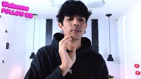 Snapshot of franvill_trato chatting on December 2, 2025, 7:09 pm Franvill trato online show from December 2, 2025, 7:09 pm