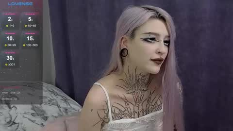 Snapshot of fraulein_mooon chatting on December 14, 2024, 12:55 am Asya UwU online show from December 14, 2024, 12:55 am