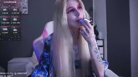 Asya UwU   online show from November 19, 2025, 2:44 am