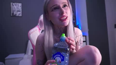 Asya UwU   online show from January 7, 2026, 8:44 pm