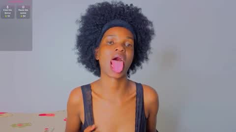 Nessa-Independent model online show from November 17, 2025, 6:14 pm