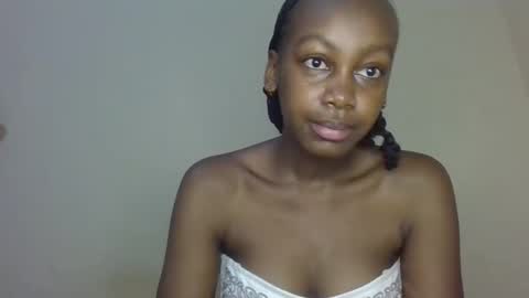 freaky_beauty online show from May 27, 2026, 10:12 am