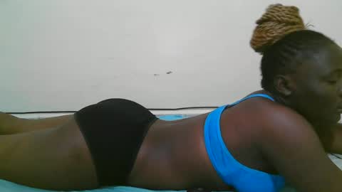 Snapshot of freaky_hearts chatting on June 20, 2026, 7:55 am ellina online show from June 20, 2026, 7:55 am