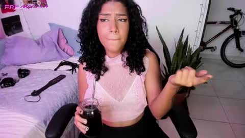 Lia Gomez online show from February 13, 2025, 10:22 pm