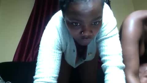 Snapshot of freaky_lyne chatting on April 15, 2026, 12:28 am Lyne online show from April 15, 2026, 12:28 am