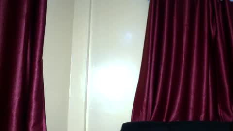 Snapshot of freaky_lyne chatting on April 16, 2026, 11:18 pm Lyne online show from April 16, 2026, 11:18 pm