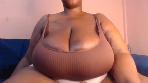 Snapshot of freakyboobsxx chatting on June 11, 2026, 2:04 pm Kimmy online show from June 11, 2026, 2:04 pm