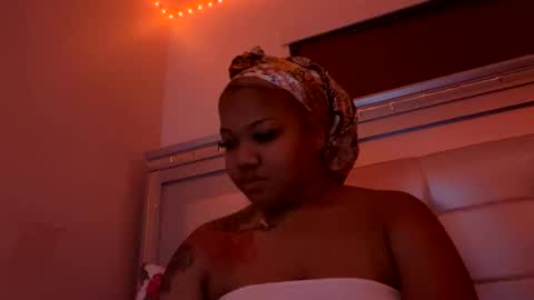 Freakymaa online show from May 19, 2026, 5:36 am