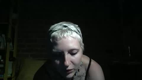 Lily Red online show from May 25, 2026, 2:50 am
