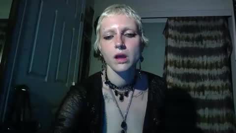 Lily Red online show from June 5, 2026, 6:42 am