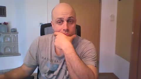 freddow online show from March 11, 2025, 12:28 pm