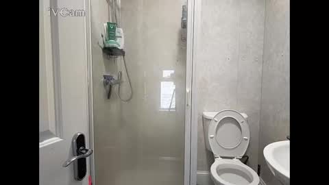 freddy_ardiente online show from September 24, 2025, 11:46 am