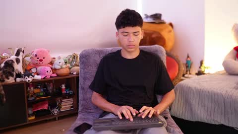 Juan  give it a thumbs up please its important online show from September 24, 2025, 11:46 am